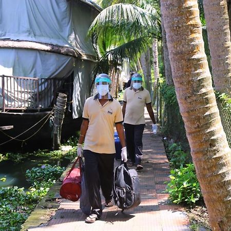ホテルAqua Jumbo Houseboats クマラコム エクステリア 写真