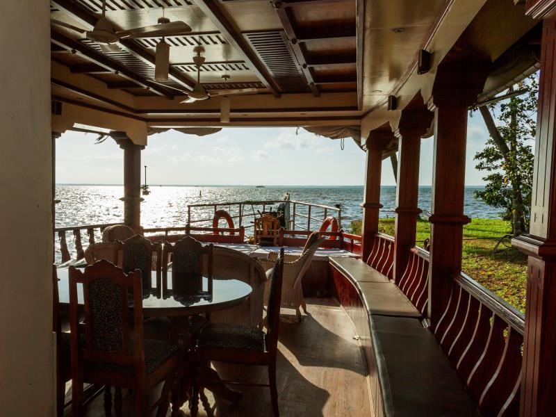 ホテルAqua Jumbo Houseboats クマラコム エクステリア 写真